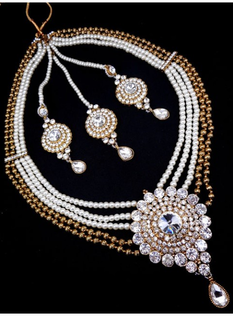 Stonestudded Jewelry Set